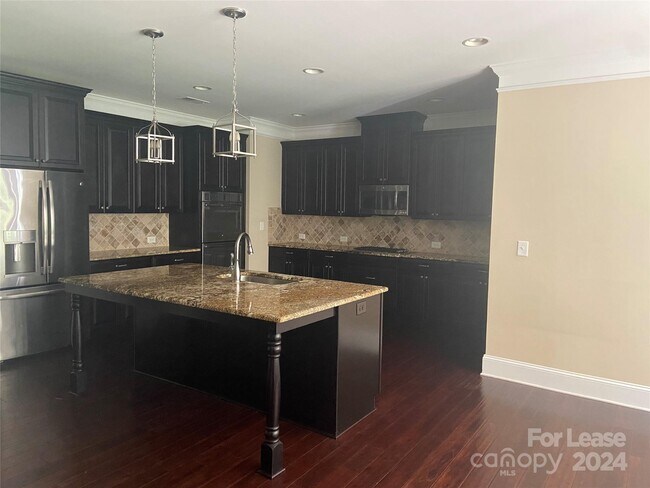 Building Photo - 13021 Pumpkin Way Dr