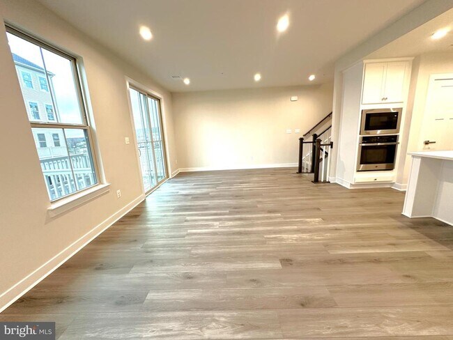 Building Photo - 24165 Pissarro Dr