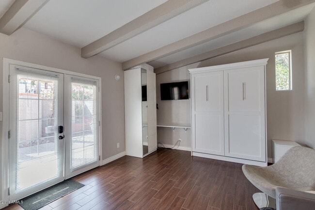 Building Photo - 7288 E Rancho Vista Dr