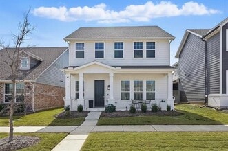 Building Photo - 2513 Elm Pl