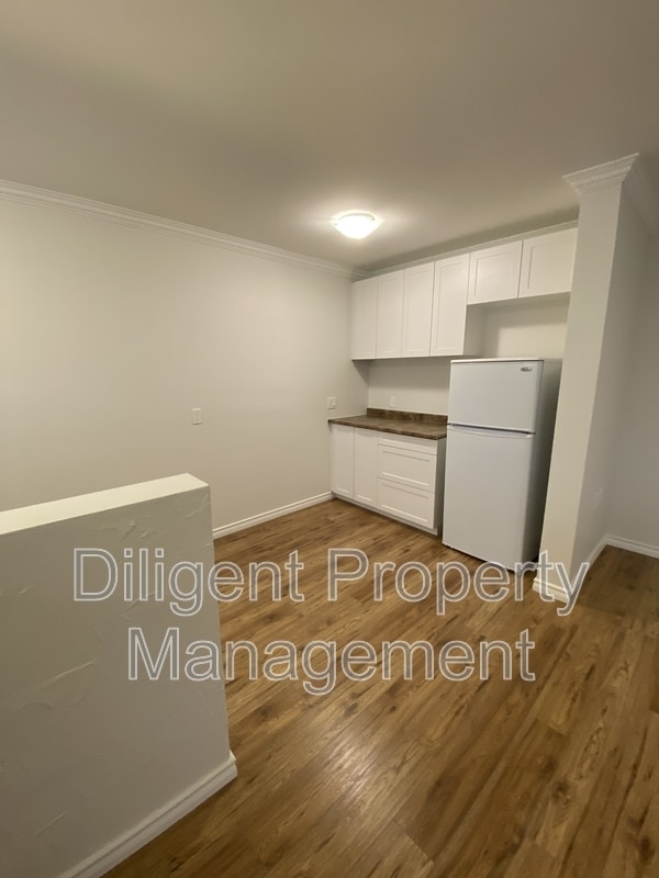 Building Photo - 612 Romaine St