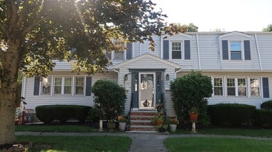 Building Photo - 113 Highland Ave