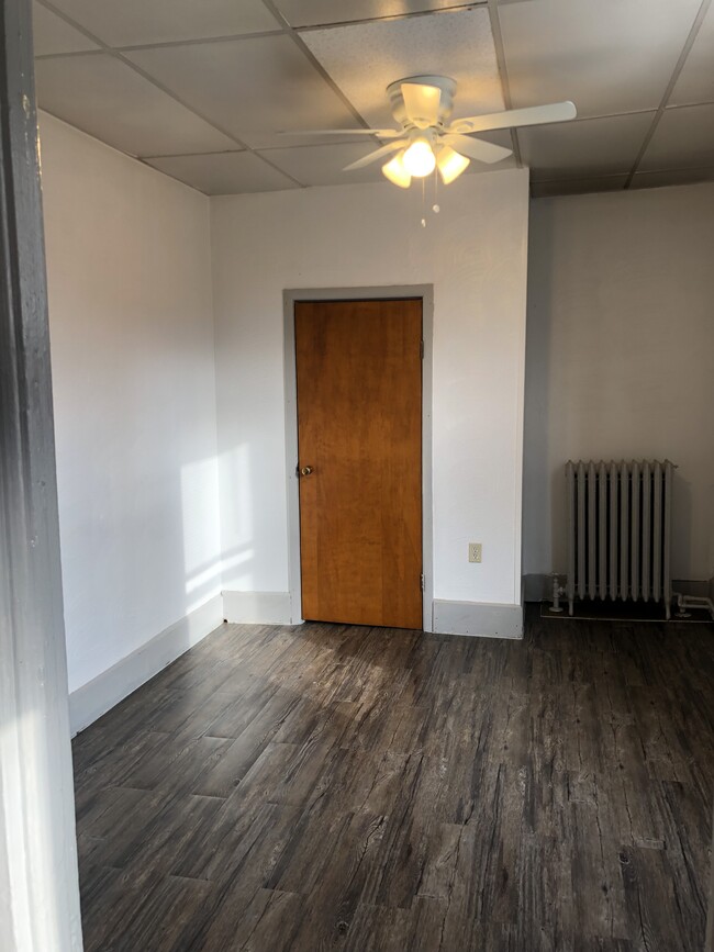 Building Photo - 338 1st St