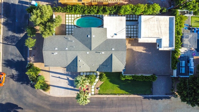 Building Photo - 6929 E Mariposa Dr