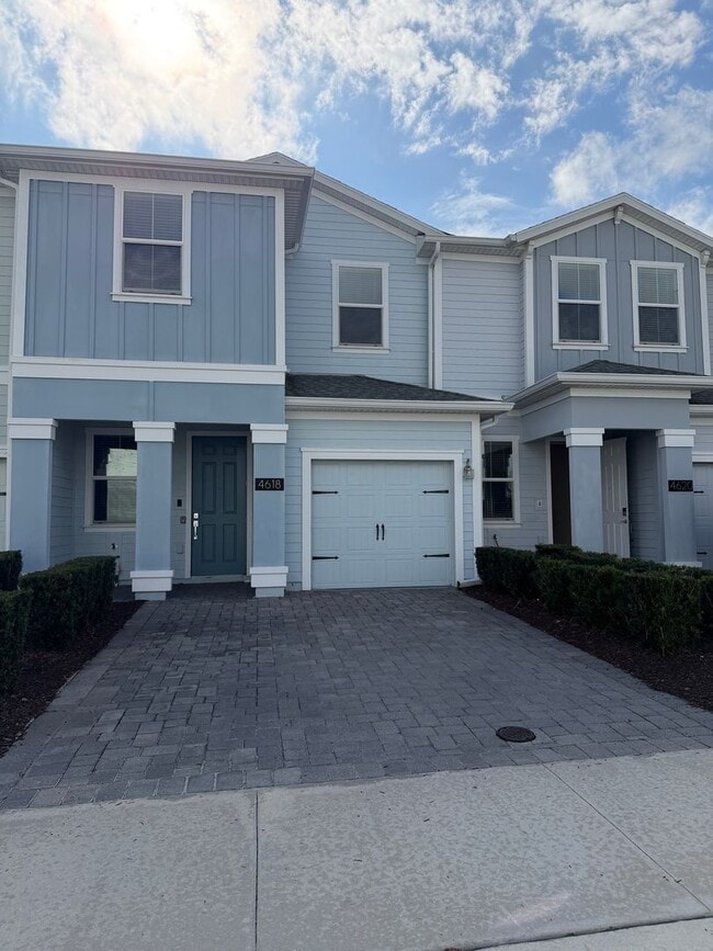 3 bed 2.5 bath Townhouse in Storey Lake - 3 bed 2.5 bath Townhouse in Storey Lake