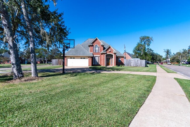 Building Photo - 107 Sugar Cane Cir