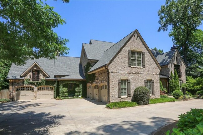 Foto del edificio - 250 Pine Valley Rd SE