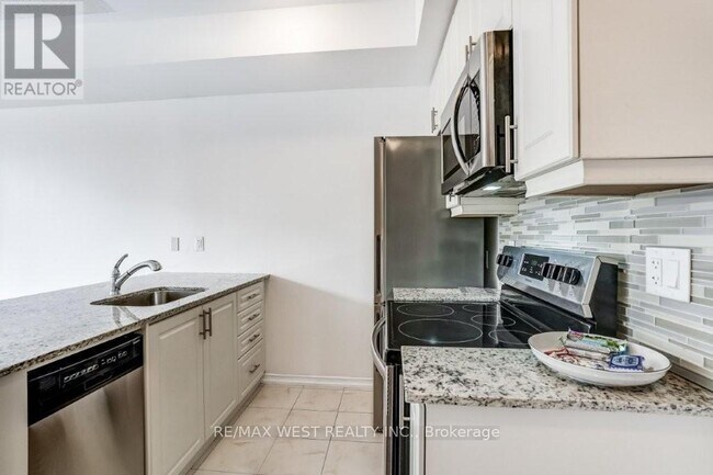 Building Photo - 30 Fieldway Rd
