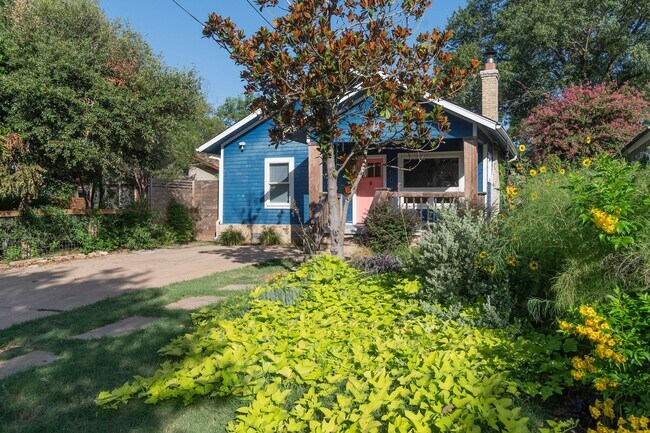 Foto del edificio - North, Central Austin Bungalow