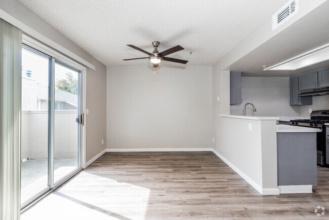 2BR, 2BA - 1002SF Dining - River Run