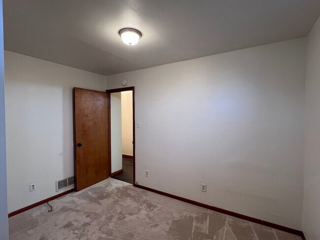 Building Photo - 184 Pennsylvania Ave