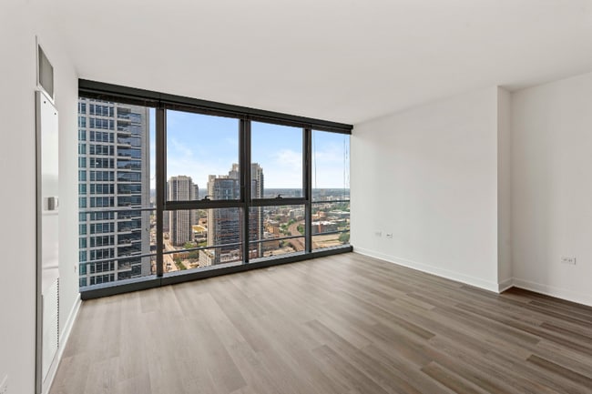 Building Photo - 350 N Orleans St