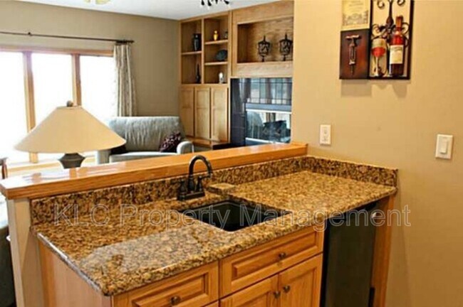 Foto del edificio - 704 SW Coventry Cir