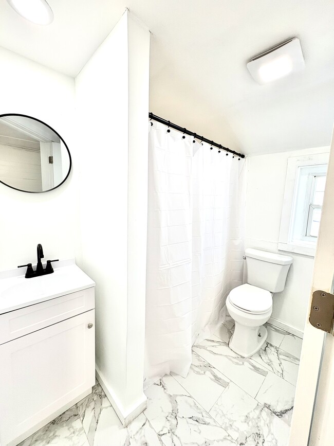 Building Photo - 14 Hackmatack St