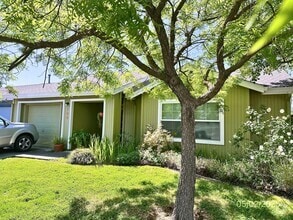 Building Photo - 208 Tern Pl