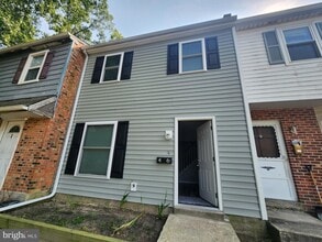 Building Photo - 46 Village Dr