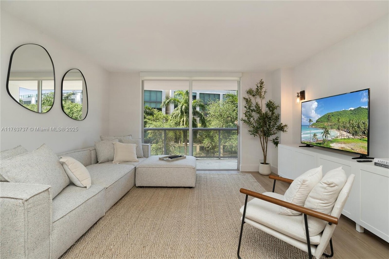 Foto principal - 6039 Collins Ave