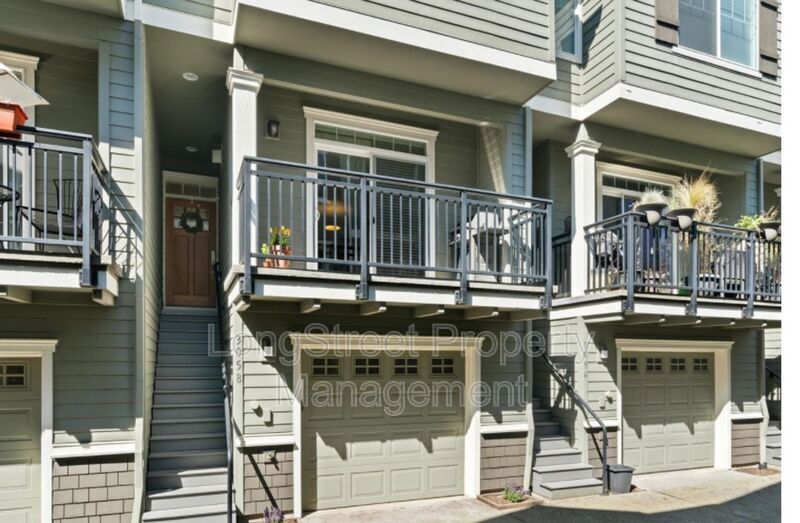 Primary Photo - 3058 SE 50th Ave