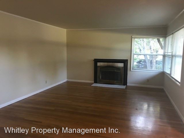 Building Photo - 3 br, 1 bath House - 12 Iris Lane