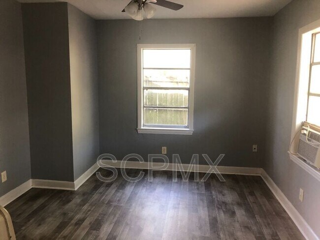 Foto del edificio - 3444 Navajo St