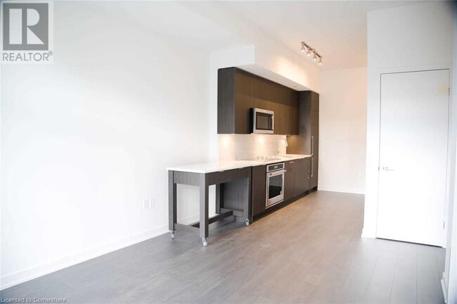 Building Photo - 38 Iannuzzi St