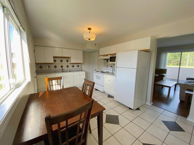 Building Photo - 2 bedroom in Kitimat BC V8C 1W4