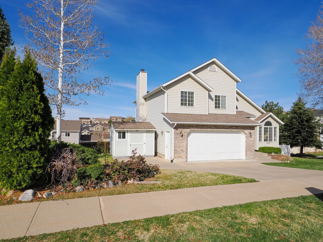 Primary Photo - 3265 N 2175 E