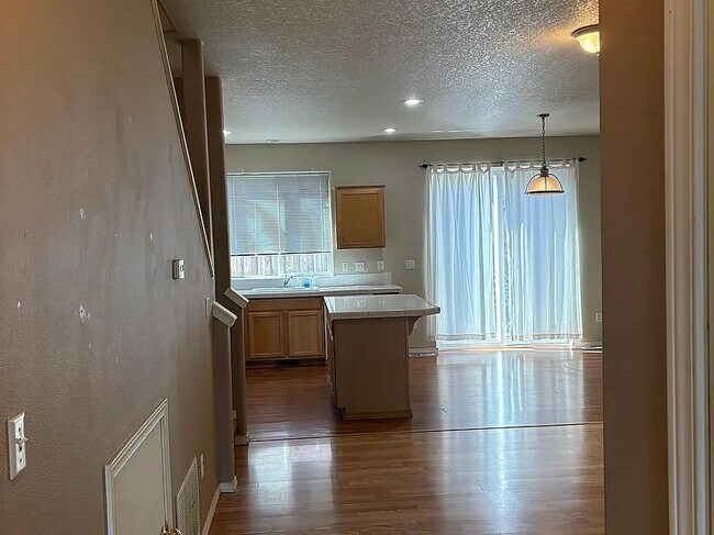 Foto del edificio - 17644 SW Lawton St