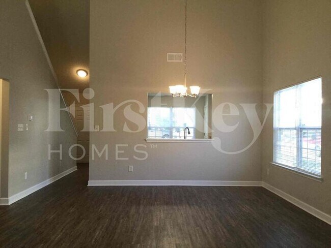 Foto del edificio - 1401 Clooney Ln