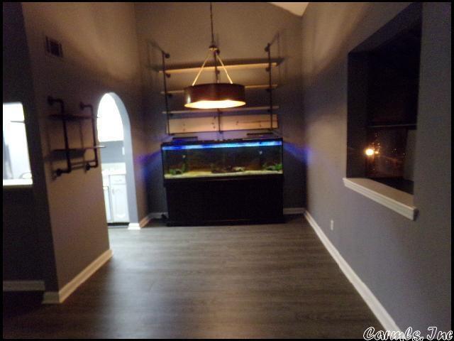 Building Photo - 301 Kings Row Dr