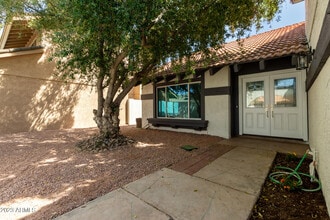 Building Photo - 1337 E Northshore Dr