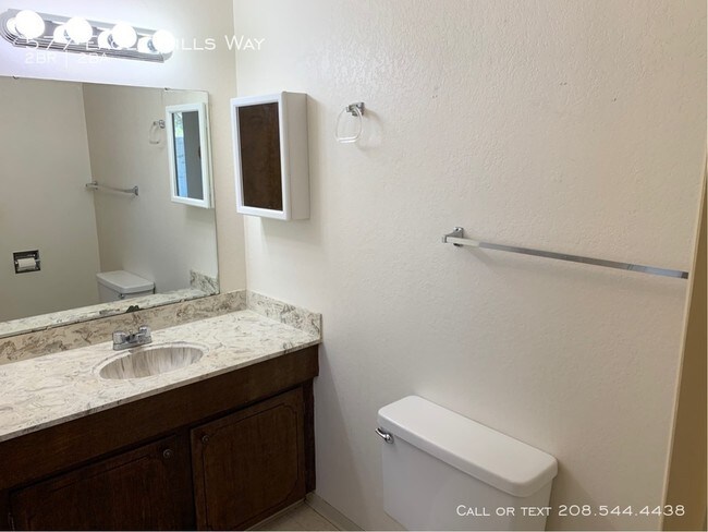 Foto del edificio - 577 Eagle Hills Way