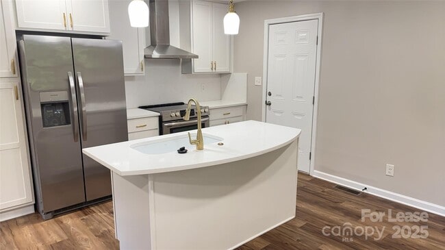 Foto del edificio - 2700 Ravencroft Dr