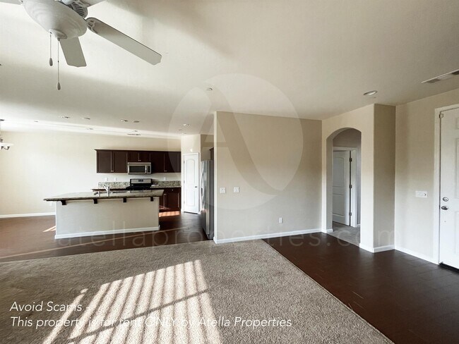 Building Photo - 2859 S Oakhurst Ct