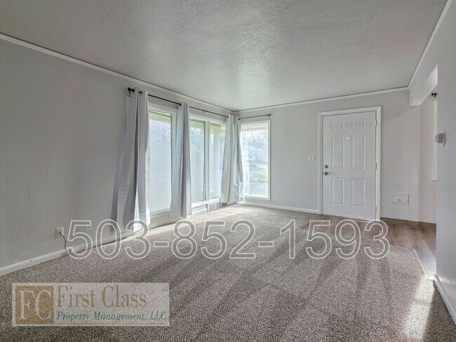 Foto del edificio - 5325 SE Reedway St