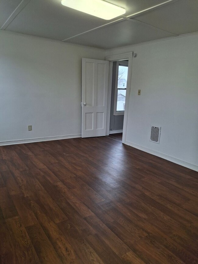 Foto del edificio - 246 Lynwood Ave