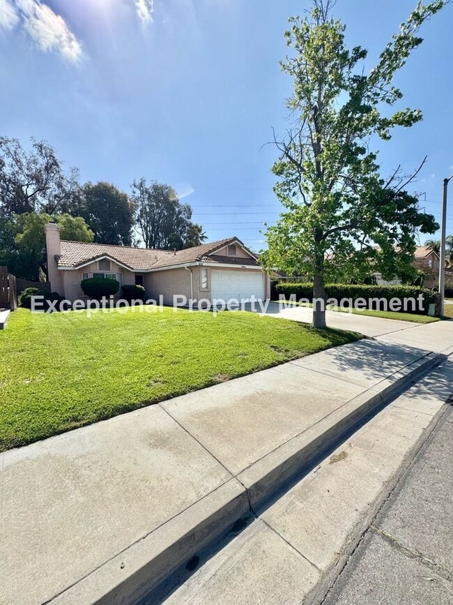 Building Photo - 3032 Chablis Ave