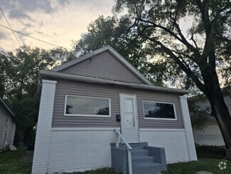 Building Photo - 1307 S Blaine St
