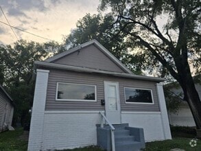 Building Photo - 1307 S Blaine St