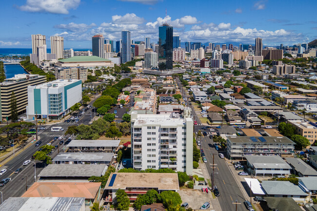 Aerial Photo - Lime tree Apartments