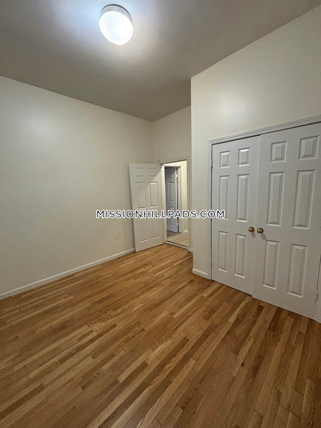 Building Photo - 1460 Tremont St