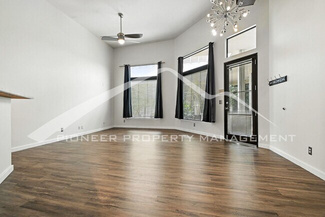 Foto del edificio - Modern Studio Apartment with Reserved Park...