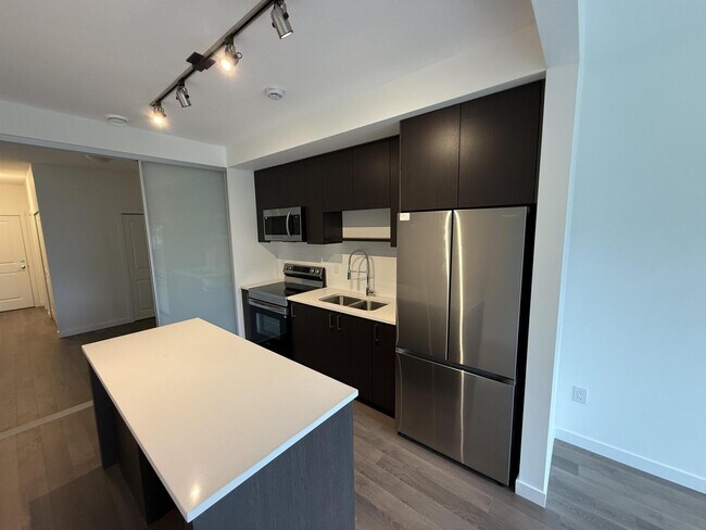 Photo du bâtiment - 8509-8158 158 St