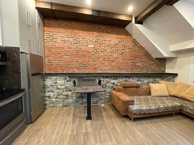 Foto del edificio - 1028 Commonwealth Ave