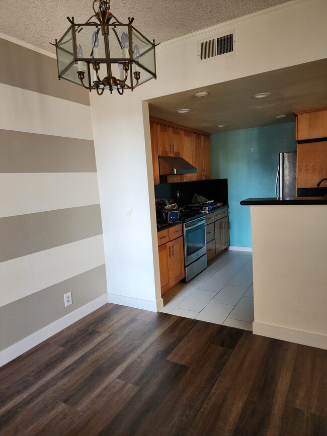 Building Photo - 6466 Buena Vista Dr
