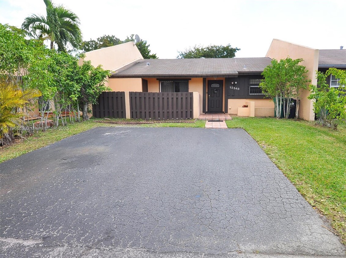 Primary Photo - 12548 SW 119th Terrace