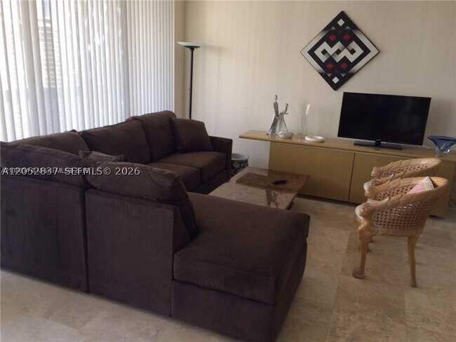 Foto del edificio - 19355 Turnberry Way