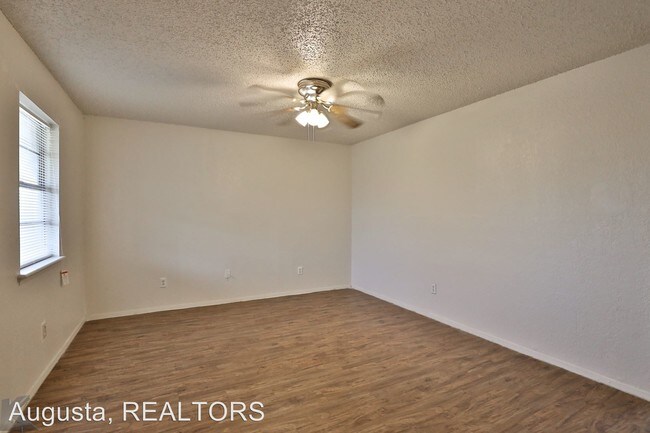 Building Photo - 207 Taylor St