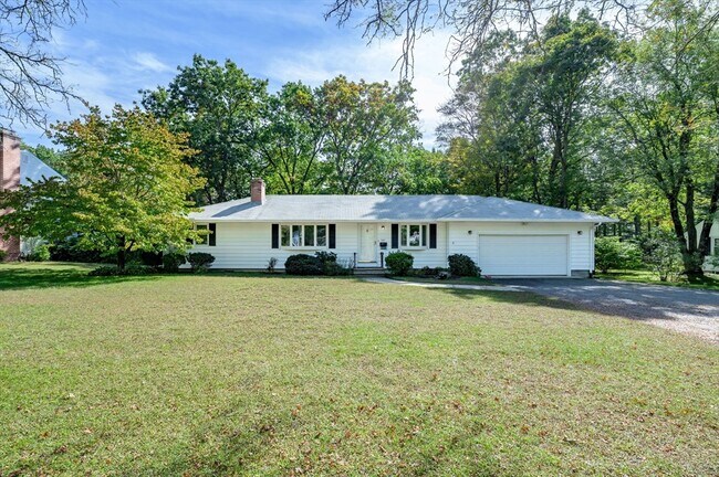 Foto del edificio - 557 Maple Rd