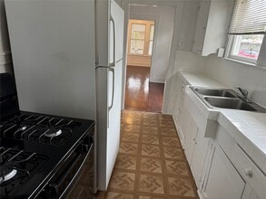 Building Photo - 1610 W Sidnor St